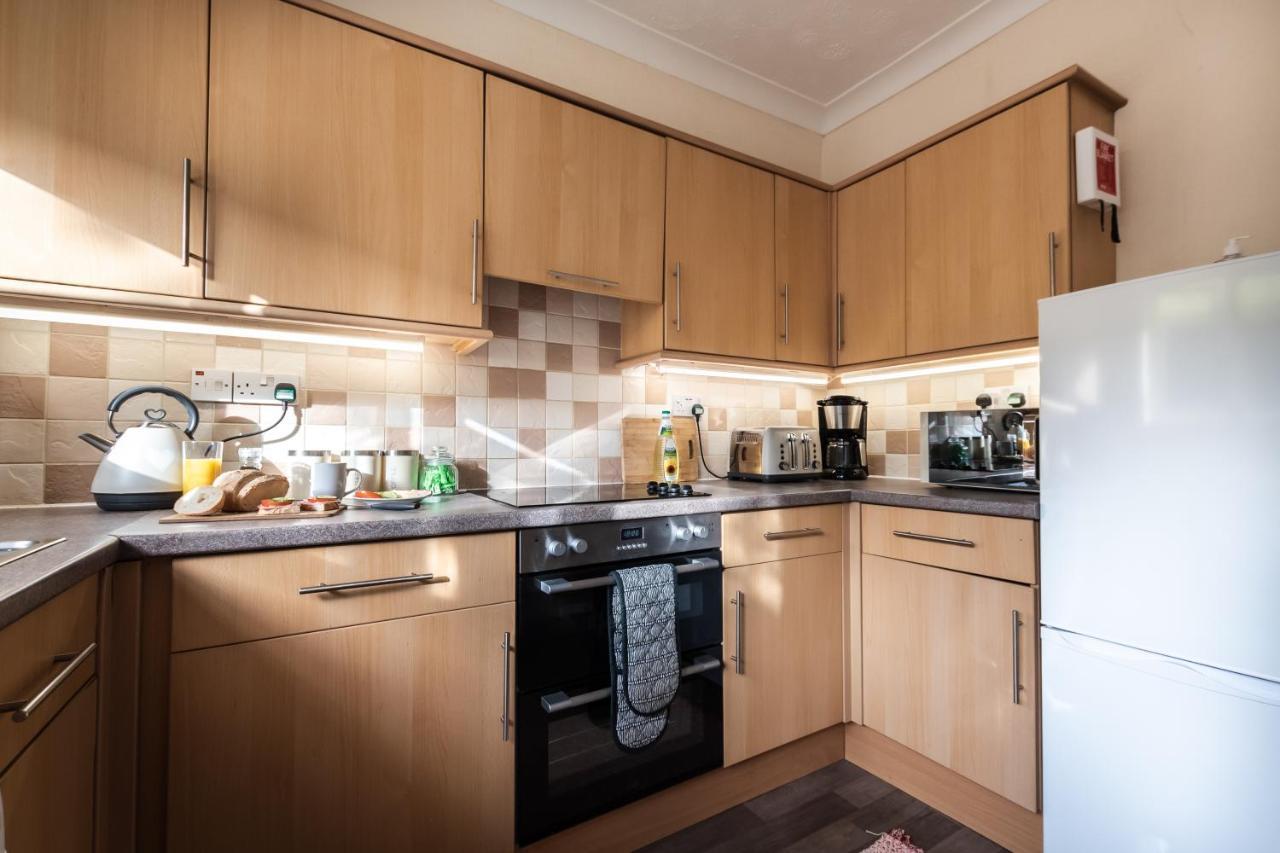 3-bedroom House L Fast Wi-fi L Garden L Newly Decorated L Close To Shops And Restaurants Bournemouth