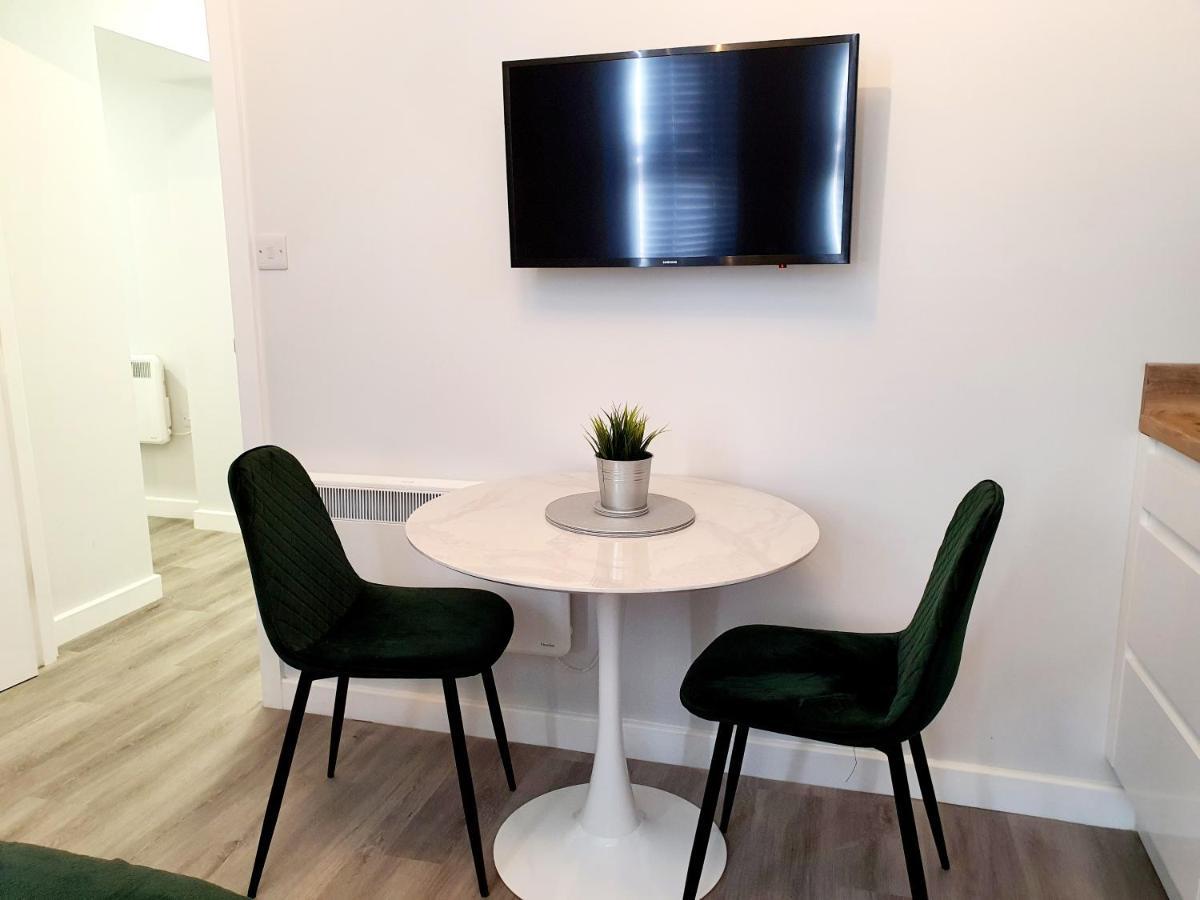 Modern Town Centre Studio Close To