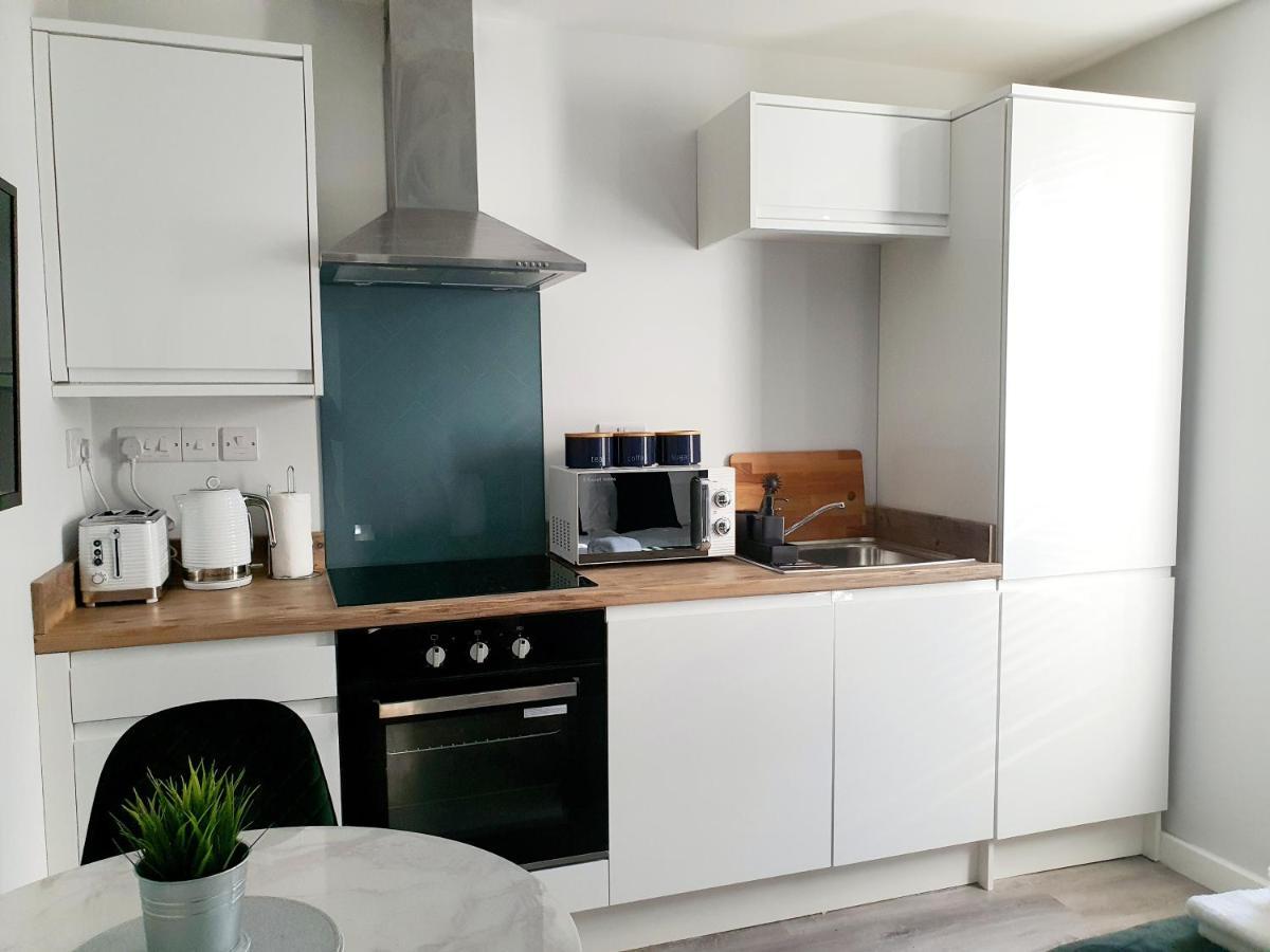 Modern Town Centre Studio Close To *