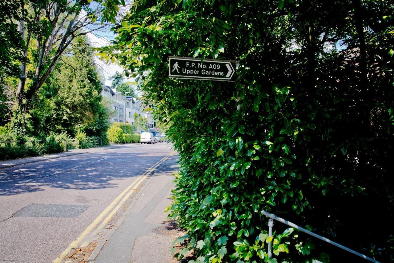 Stunning 3 Bed Townhouse: Westbourne With Parking