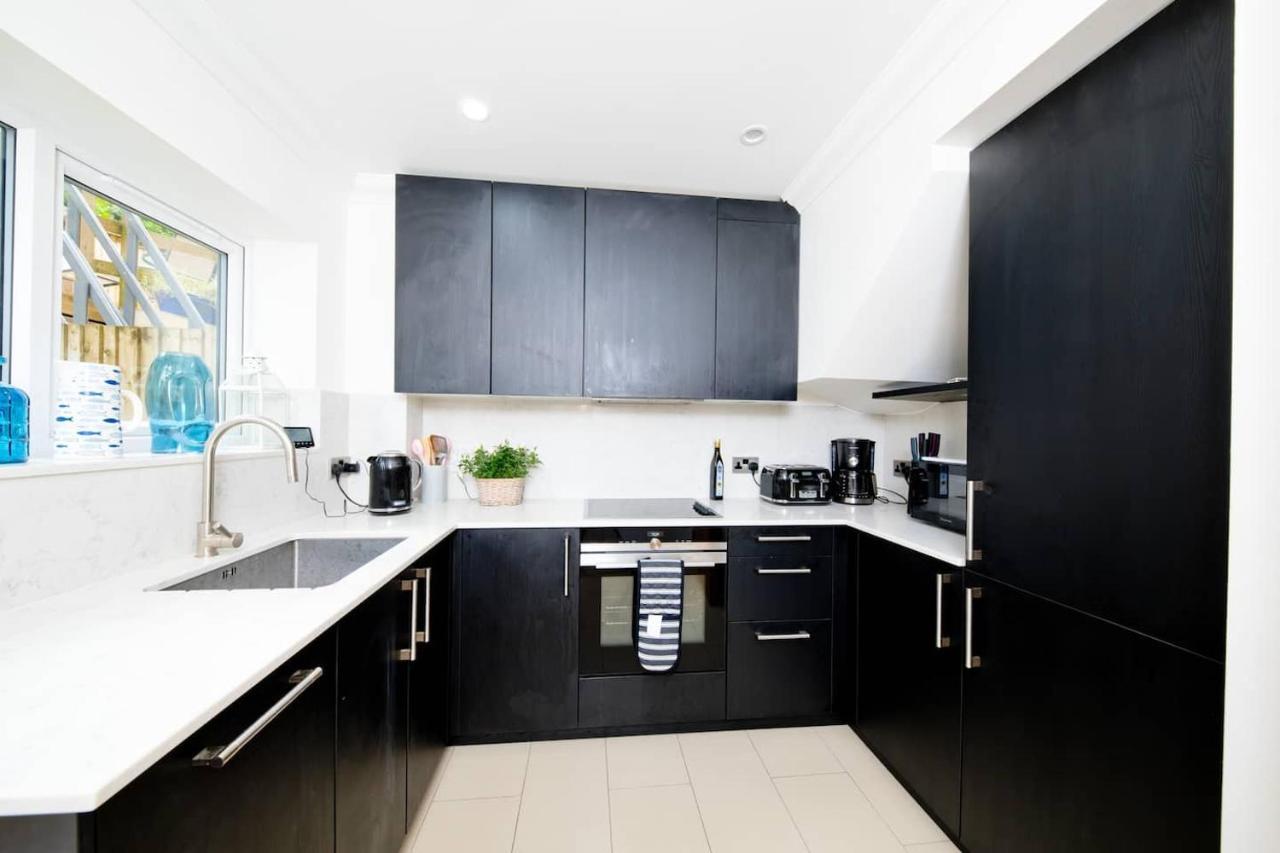 Stunning 3 Bed Townhouse: Westbourne With Parking Holiday home Bournemouth