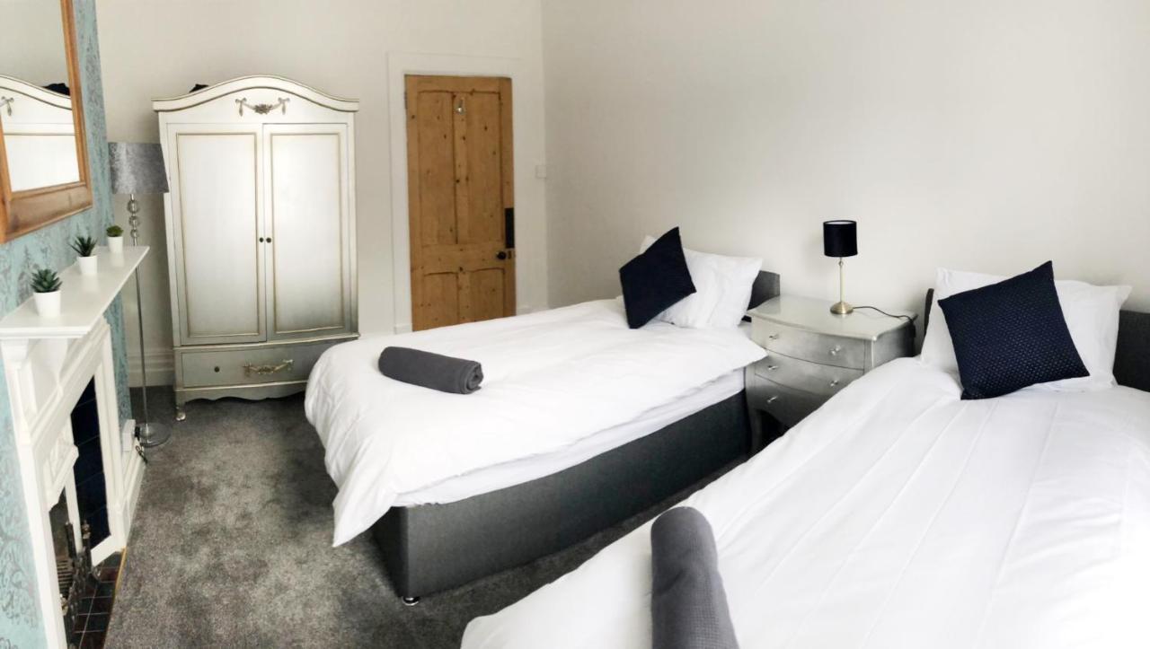 Apartment April Summer Breeze -3bed-sleeps 6-parking-walk To The Beach-spacious-families-groups-professionals-contractors Welcome *