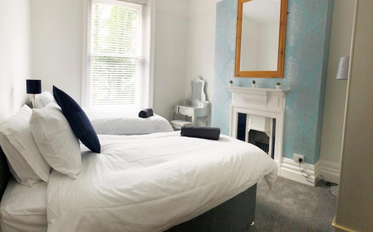 April Summer Breeze -3bed-sleeps 6-parking-walk To The Beach-spacious-families-groups-professionals-contractors Welcome Apartment Bournemouth