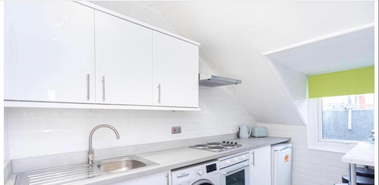 Apartment Fantastic With Views & Parking Bournemouth