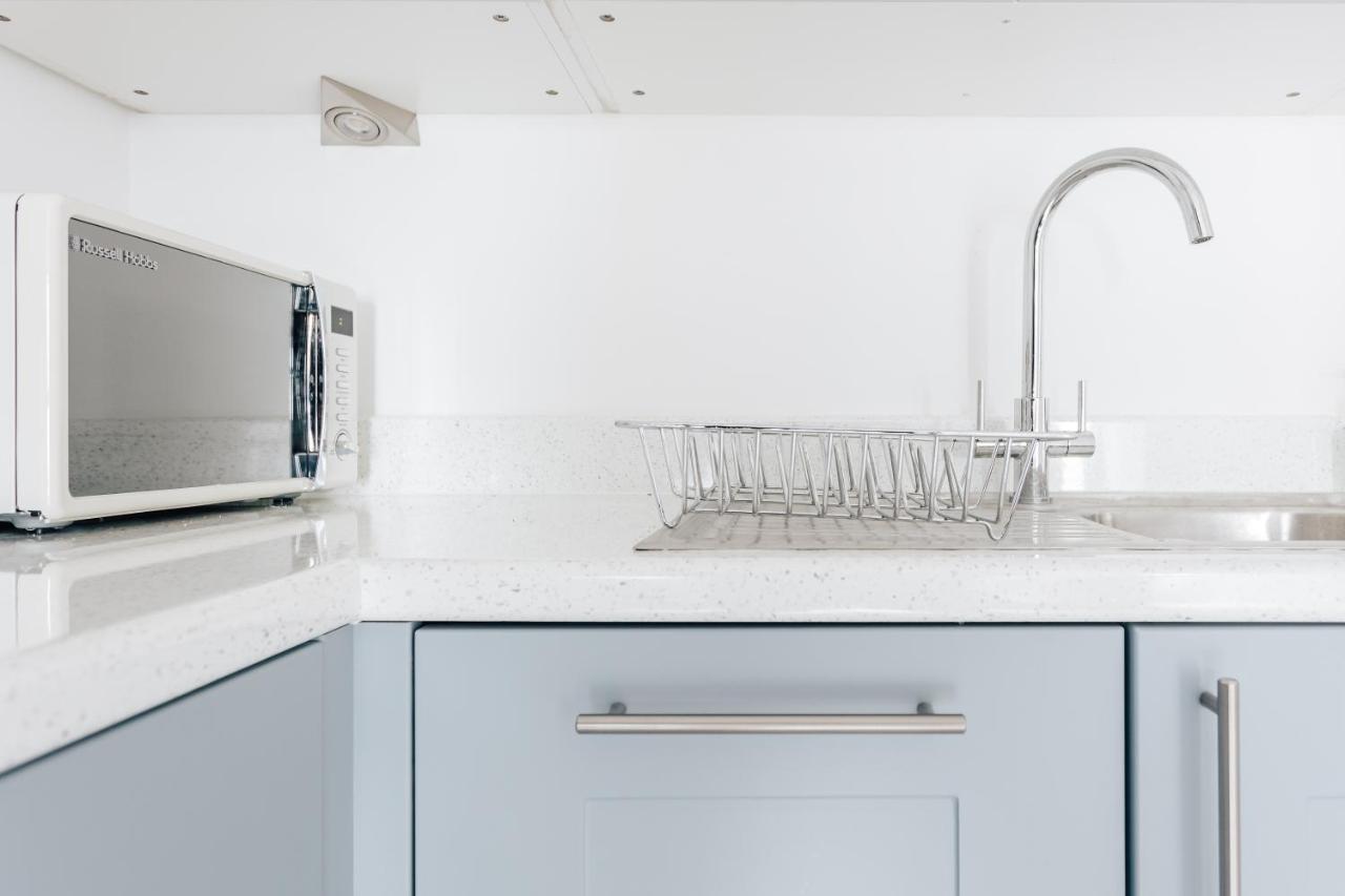 Contemporary Two Bedroom Duplex - Secluded With Parking In A Prime Location * Bournemouth