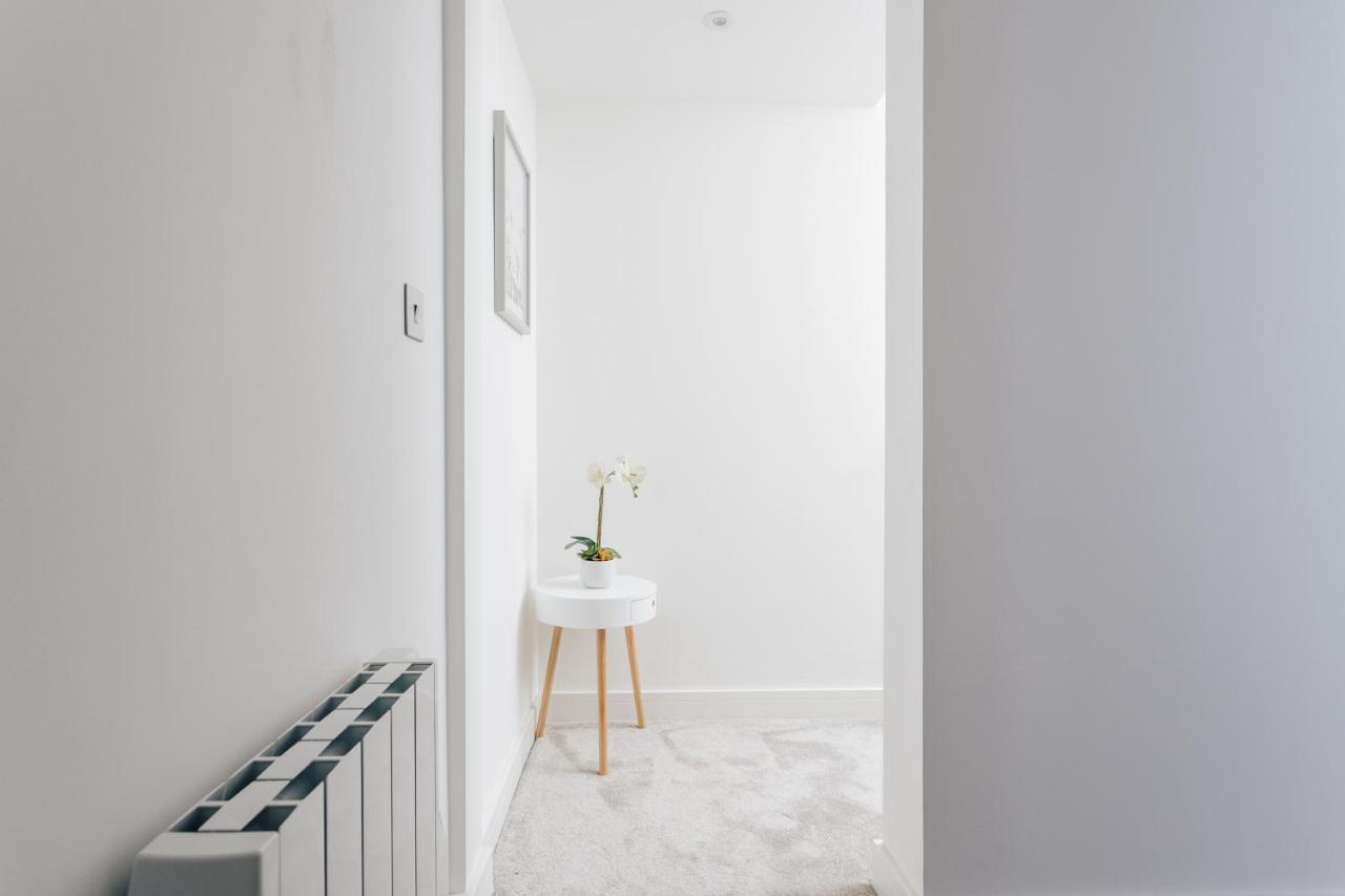 Apartment Contemporary Two Bedroom Duplex - Secluded With Parking In A Prime Location Bournemouth
