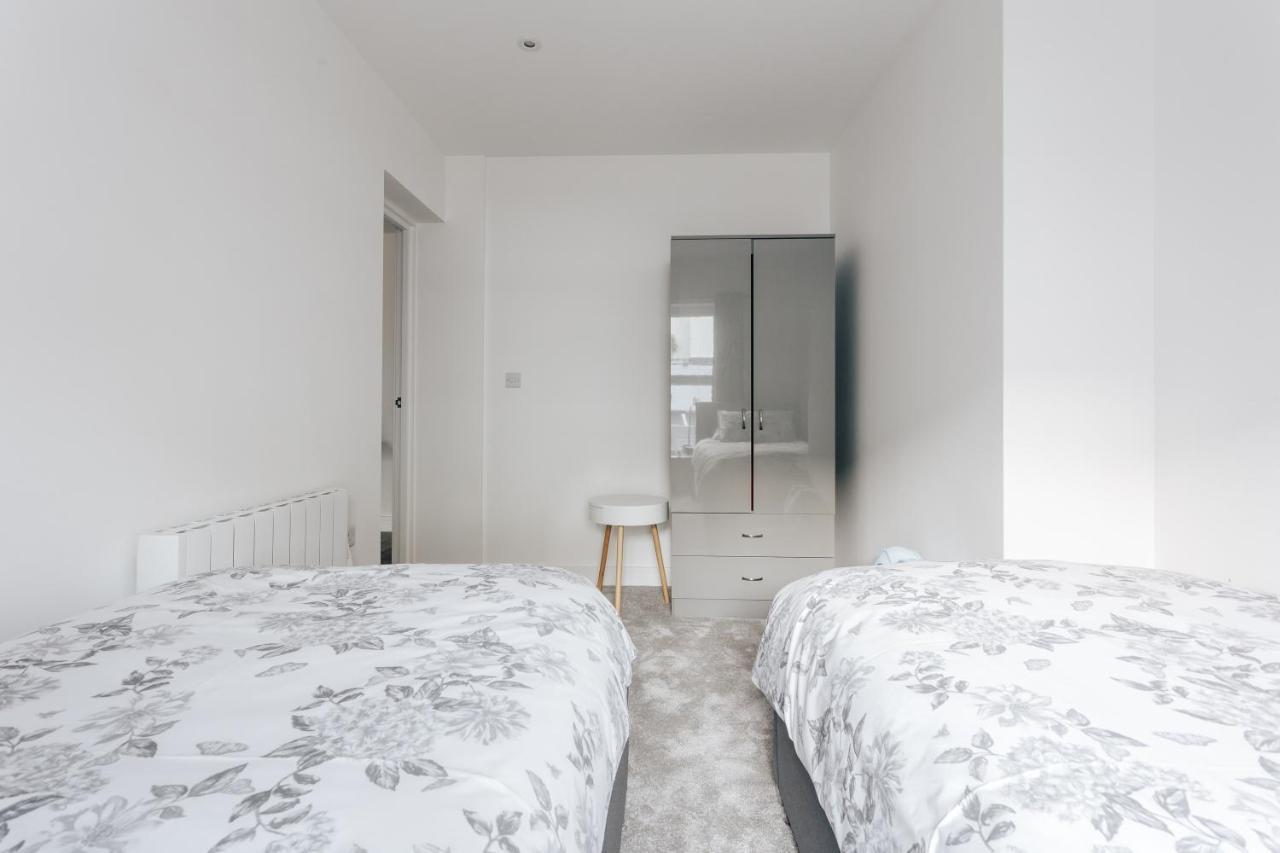 Contemporary Two Bedroom Duplex - Secluded With Parking In A Prime Location * Bournemouth