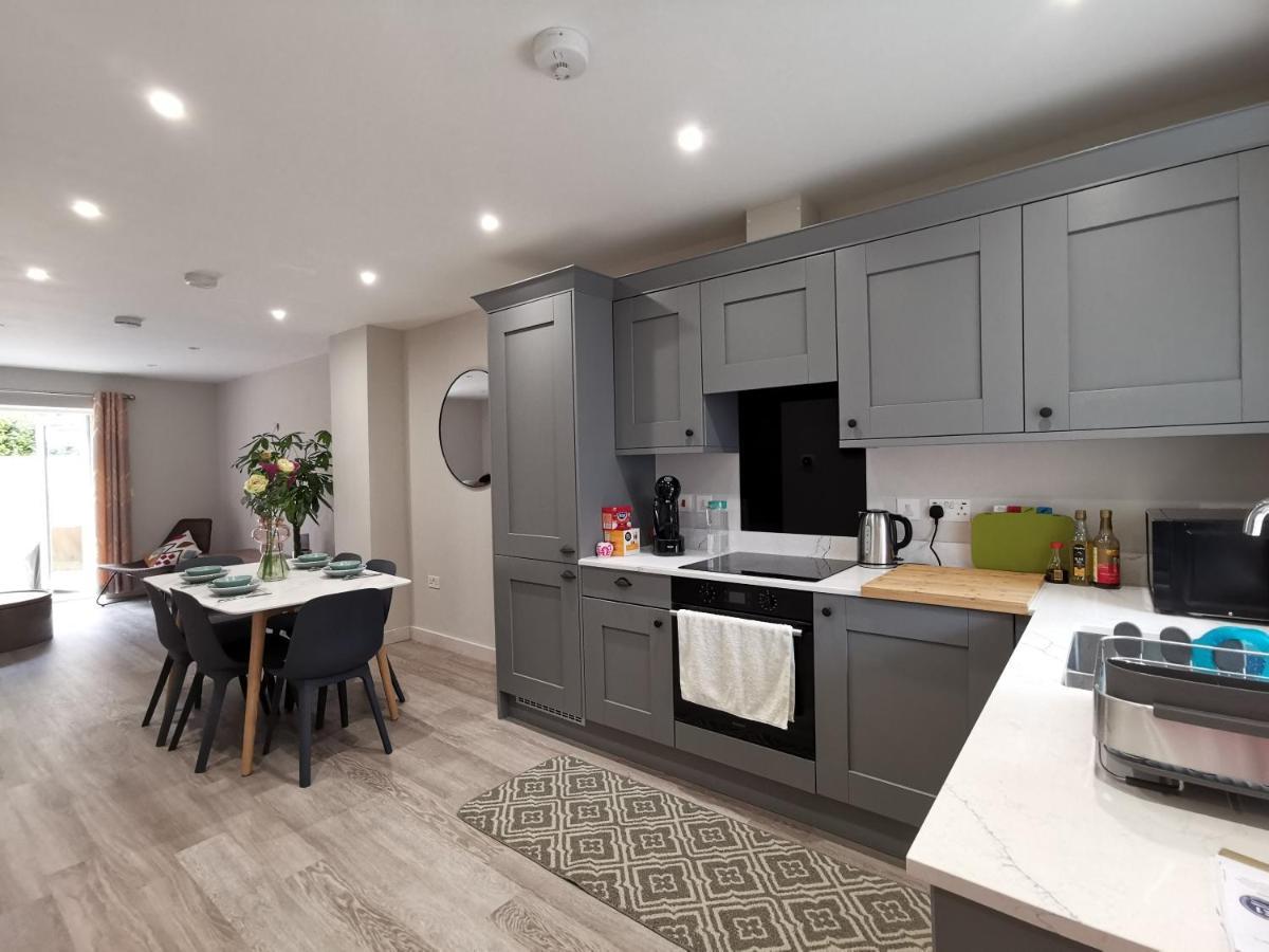 6mins From Beach, Free Parking *