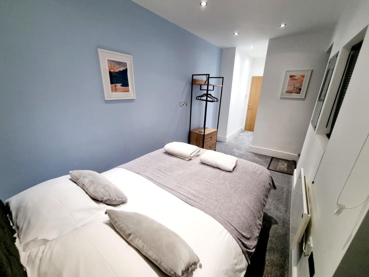 Apartment Superb 2 Beds 2 Baths New W/ Garden+patio