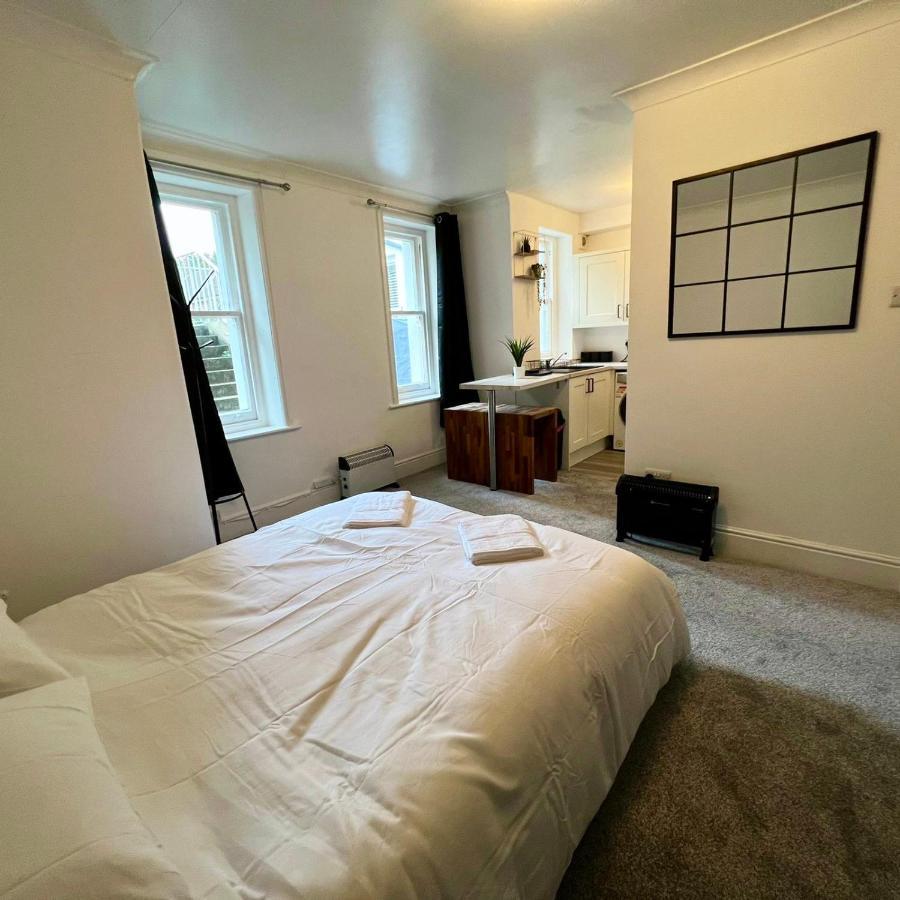 Apartment Arncott - Large Studio Flat With Outdoor Pool *