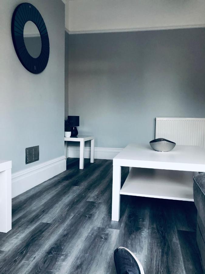 Apartment Entire Spacious 4 Bedroom In Bournemouth