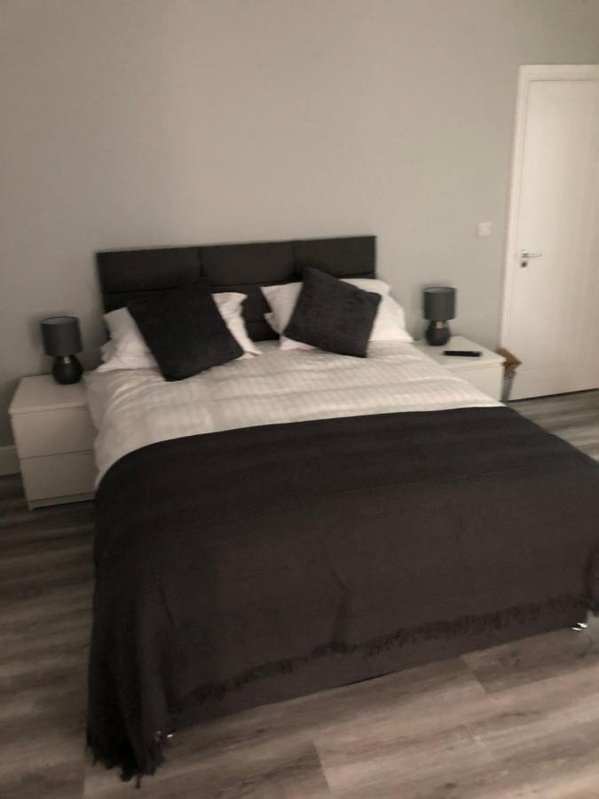 Entire Spacious 4 Bedroom In Apartment Bournemouth