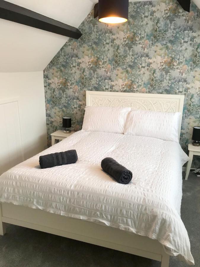 The Hut - 1 Bedroom Near The
