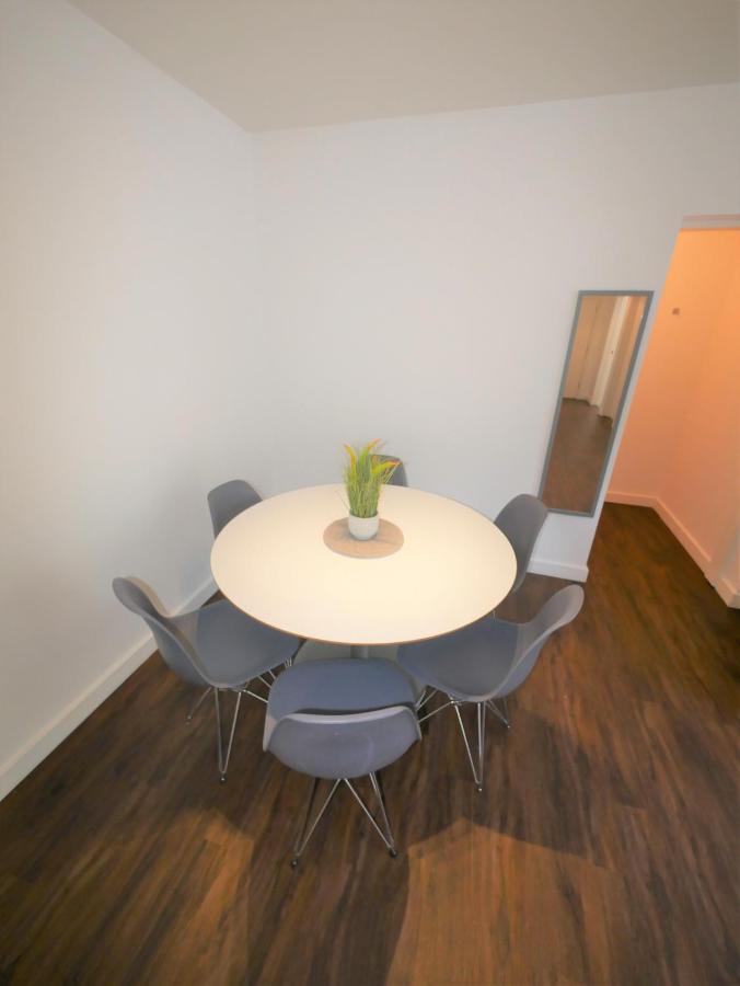 Hill House Apartment
