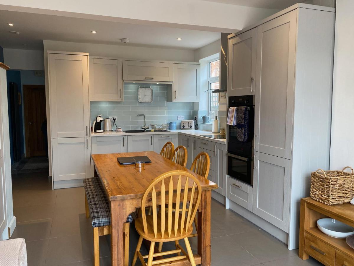 Charming 3 Bed House And Garden, Pet Friendly
