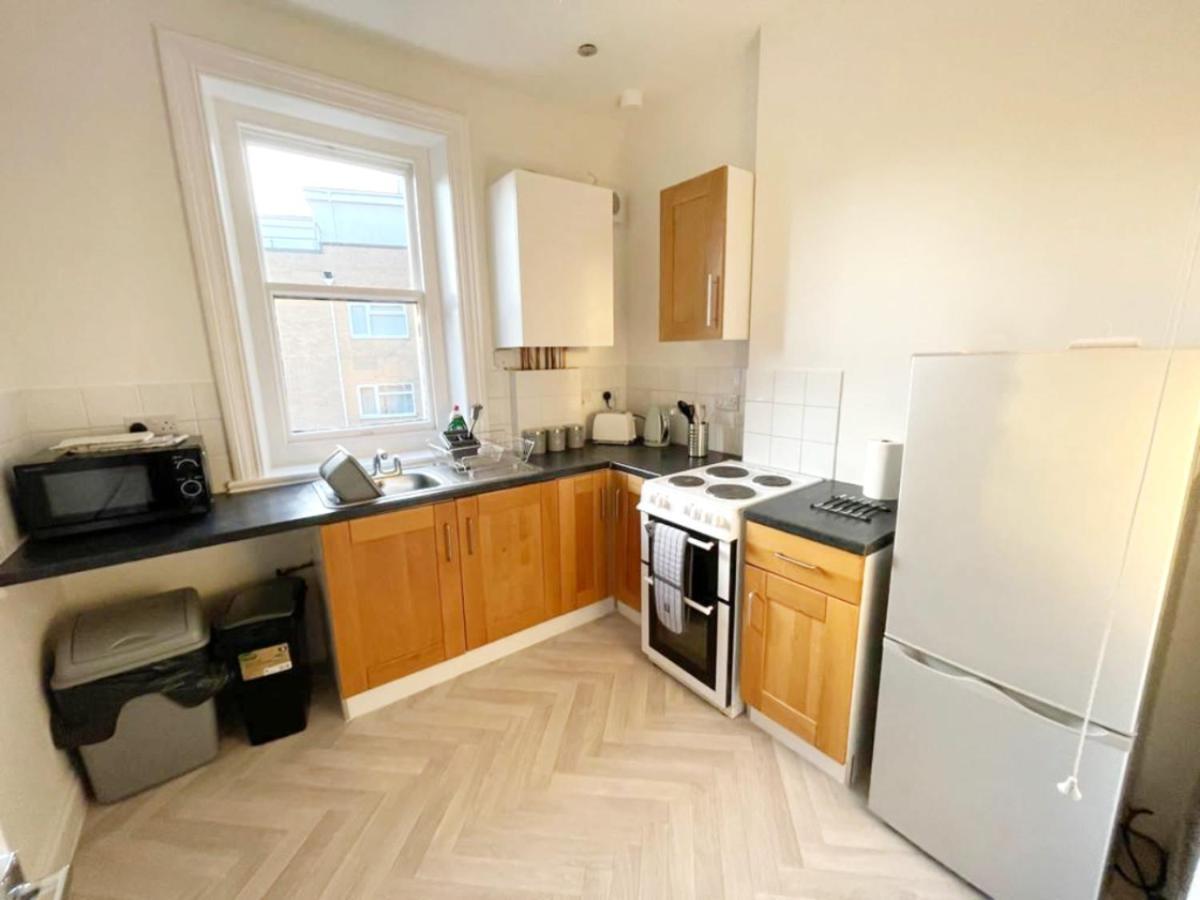 Apartment The Chine- A Spacious Close To The