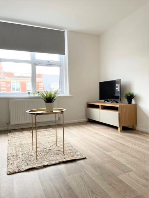 Central, Bright & Spacious - Parking Included *