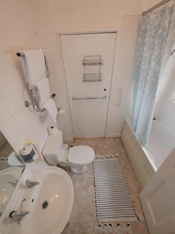 Hotel Bourne Hall 2*