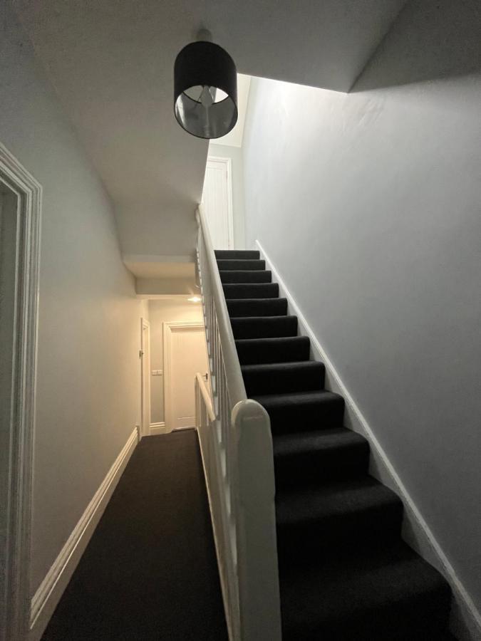 Apartment Entire Spacious 4 Bedroom In