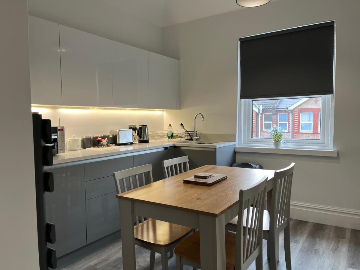 Apartment Entire Spacious 4 Bedroom In *