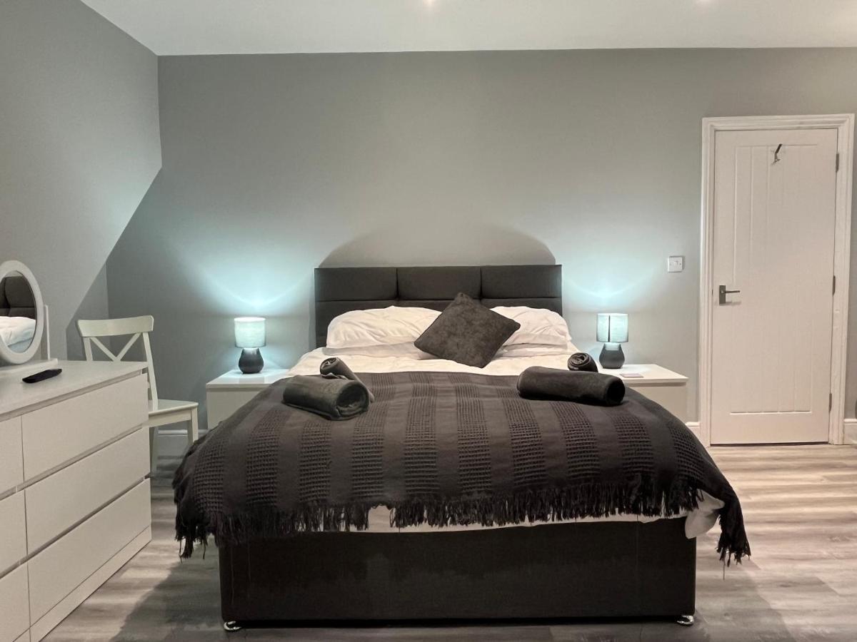 Entire Spacious 4 Bedroom In * Bournemouth