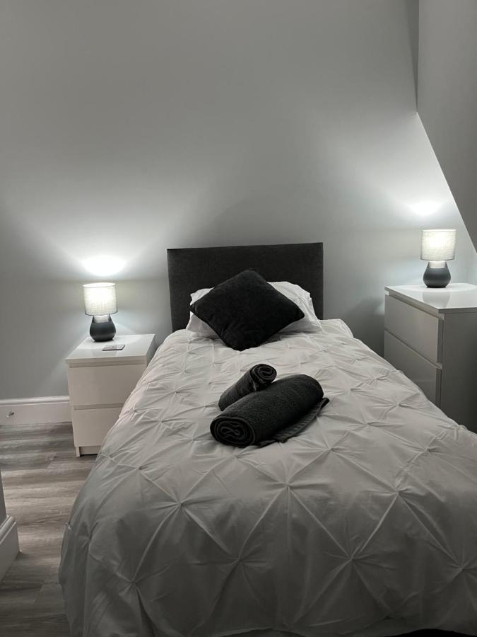 Apartment Entire Spacious 4 Bedroom In