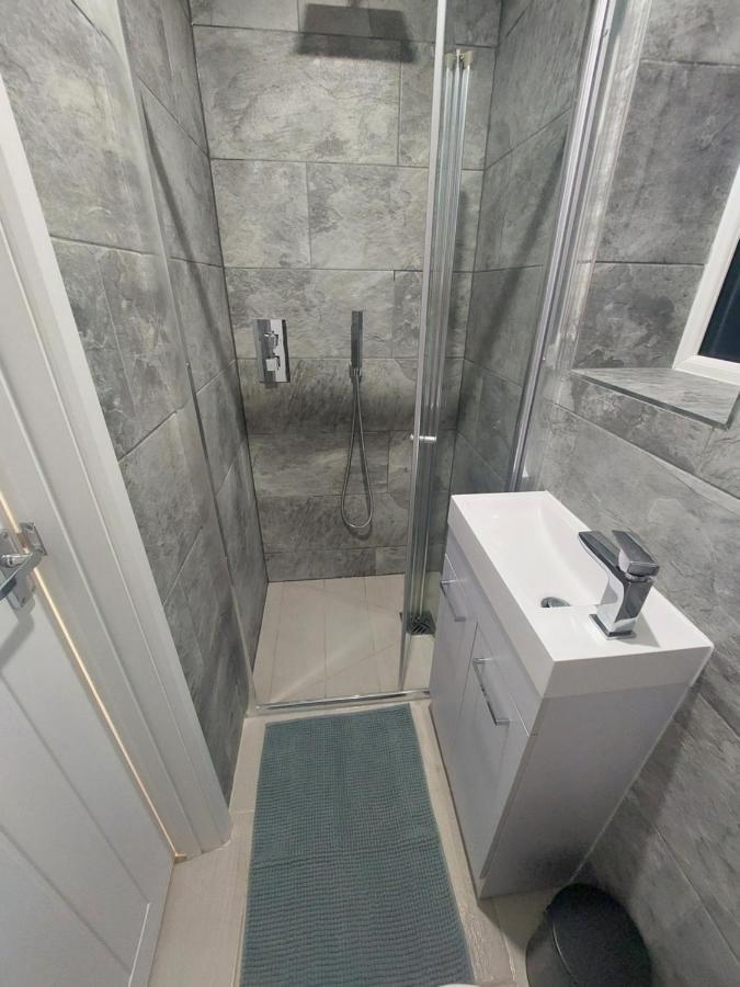 New, Stylish Flat With Private Patio And Free On-street Parking Check Out At 11am Apartment Bournemouth