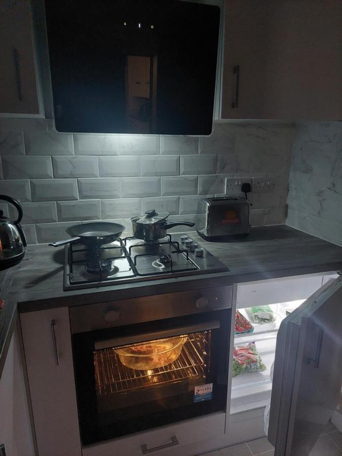 Apartment New, Stylish Flat With Private Patio And Free On-street Parking Check Out At 11am Bournemouth