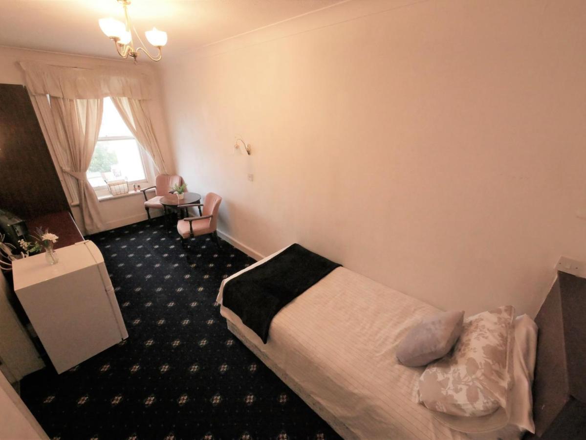 Bourne Hall 2*