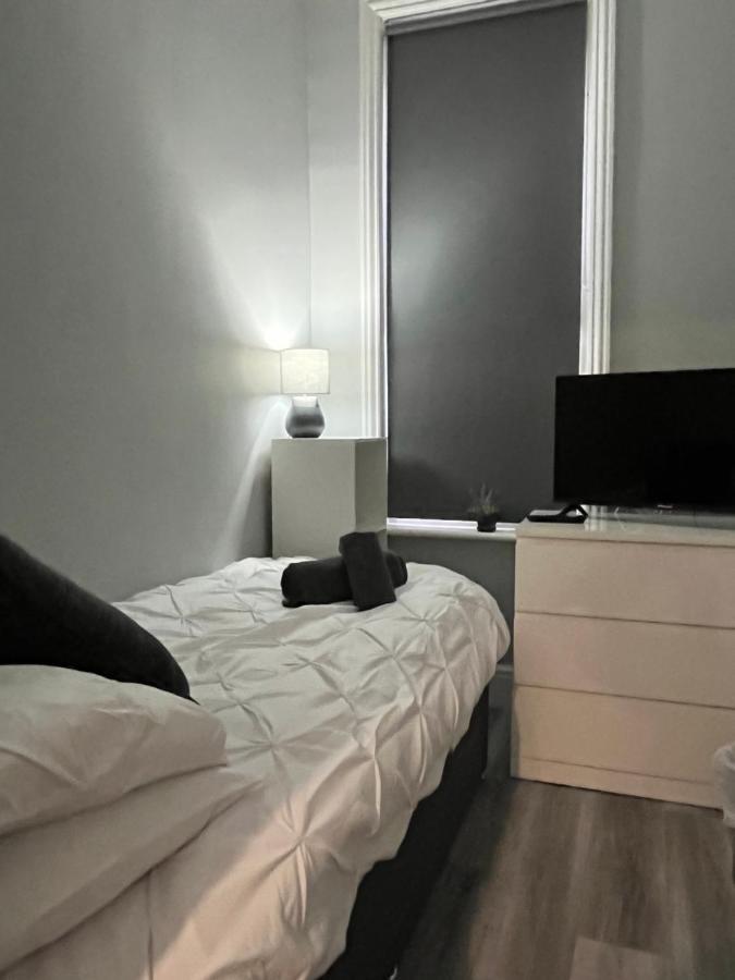 Entire Spacious 4 Bedroom In * Bournemouth