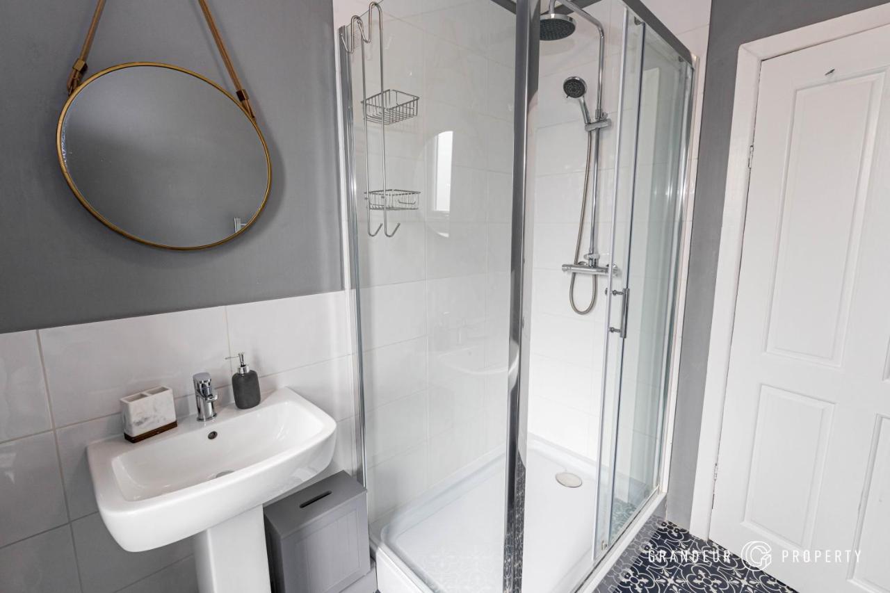 Quirky Newly Renovated With Parking - Cobalt Levels *
