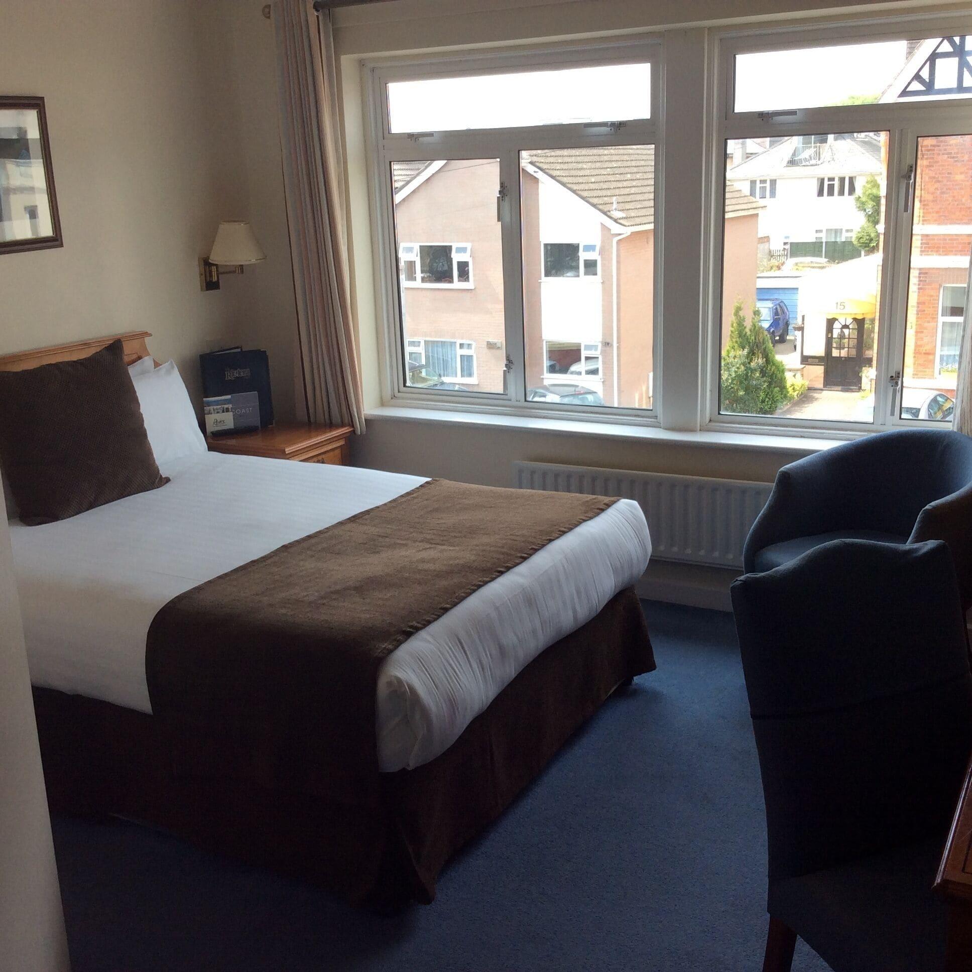 The Riviera & - Alum Chine 3*