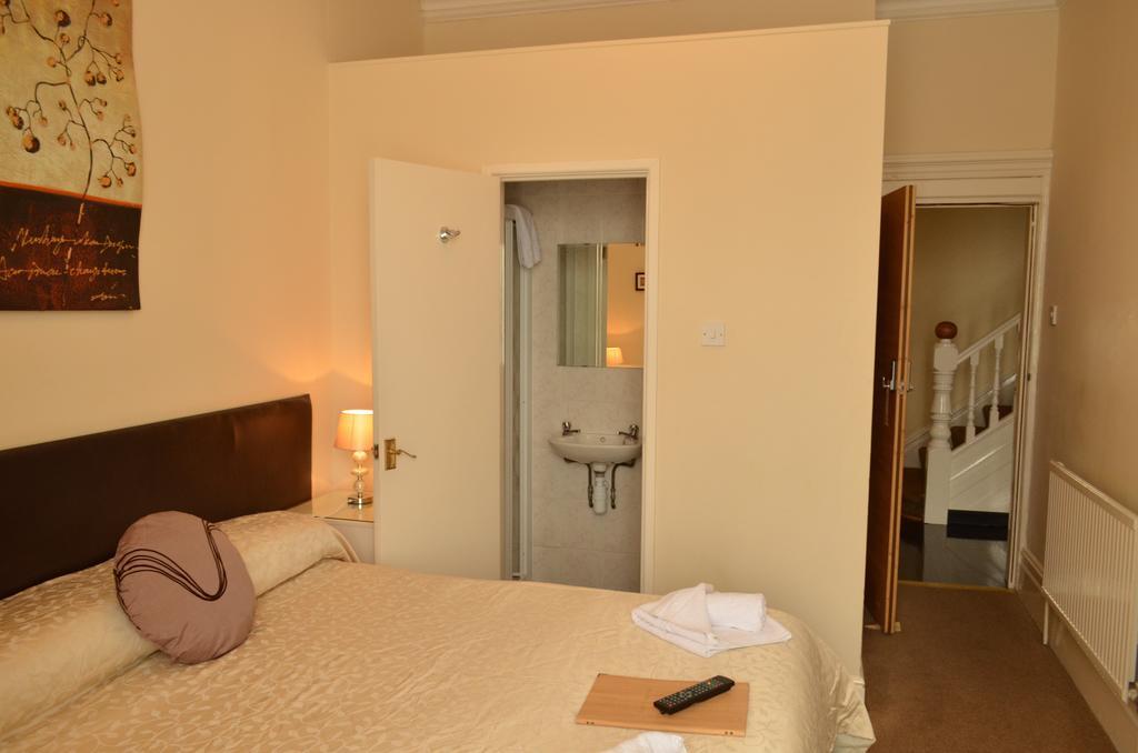 Guest house Shirley 4*