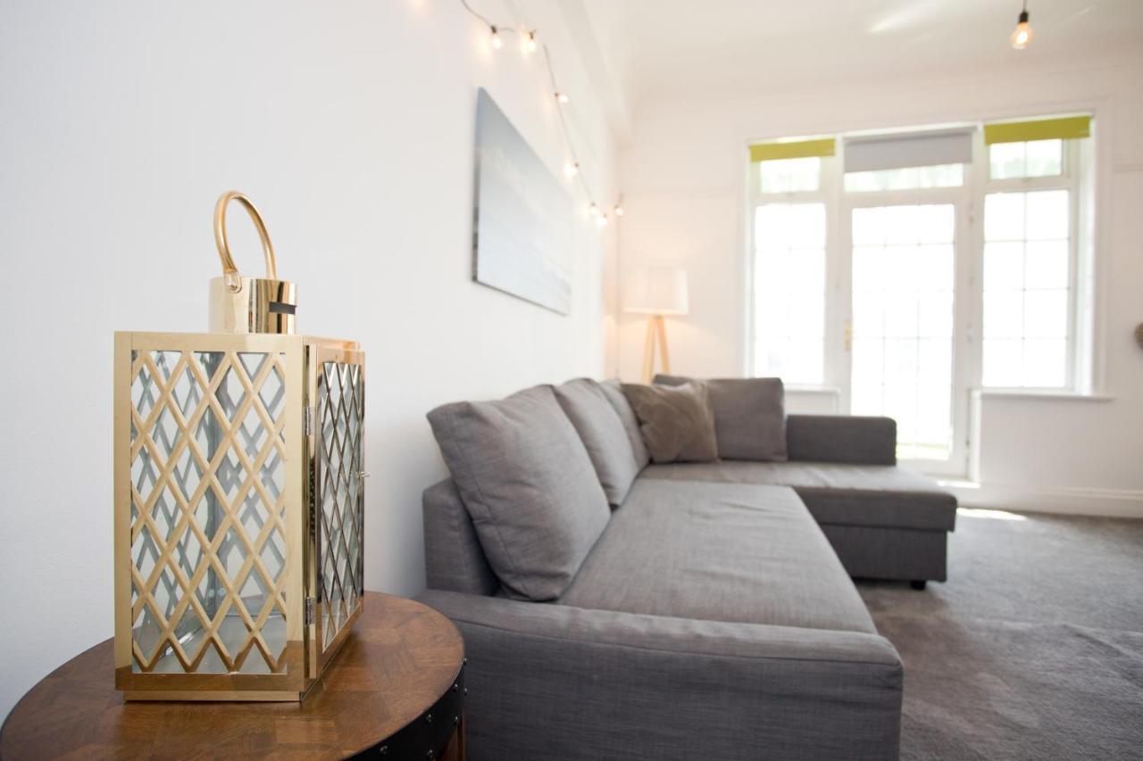 Richmond Views - Prime Town Centre Location - Close To The Beach! Apartment *