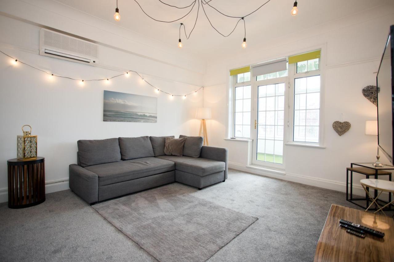 Richmond Views - Prime Town Centre Location - Close To The Beach! Apartment