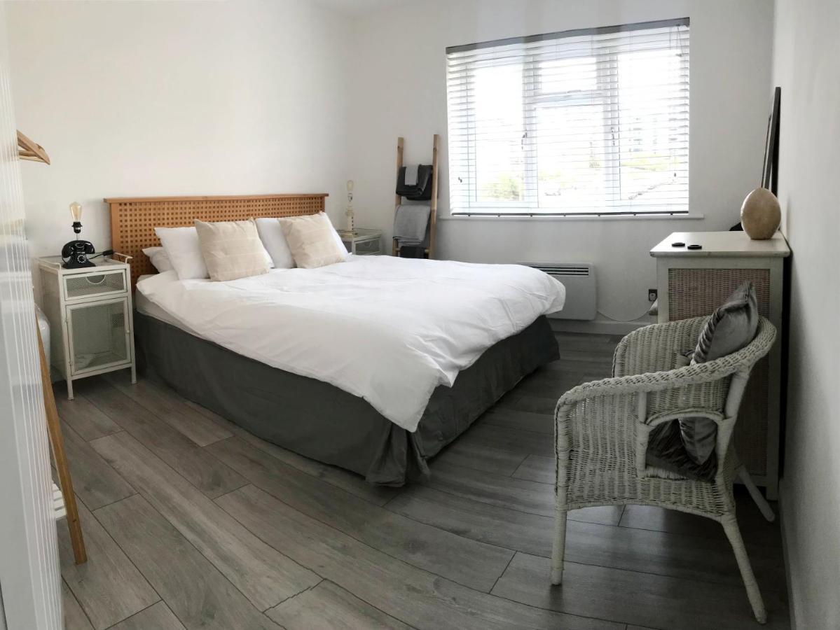 Surfers View. 2-bedroom By The Sea Apartment