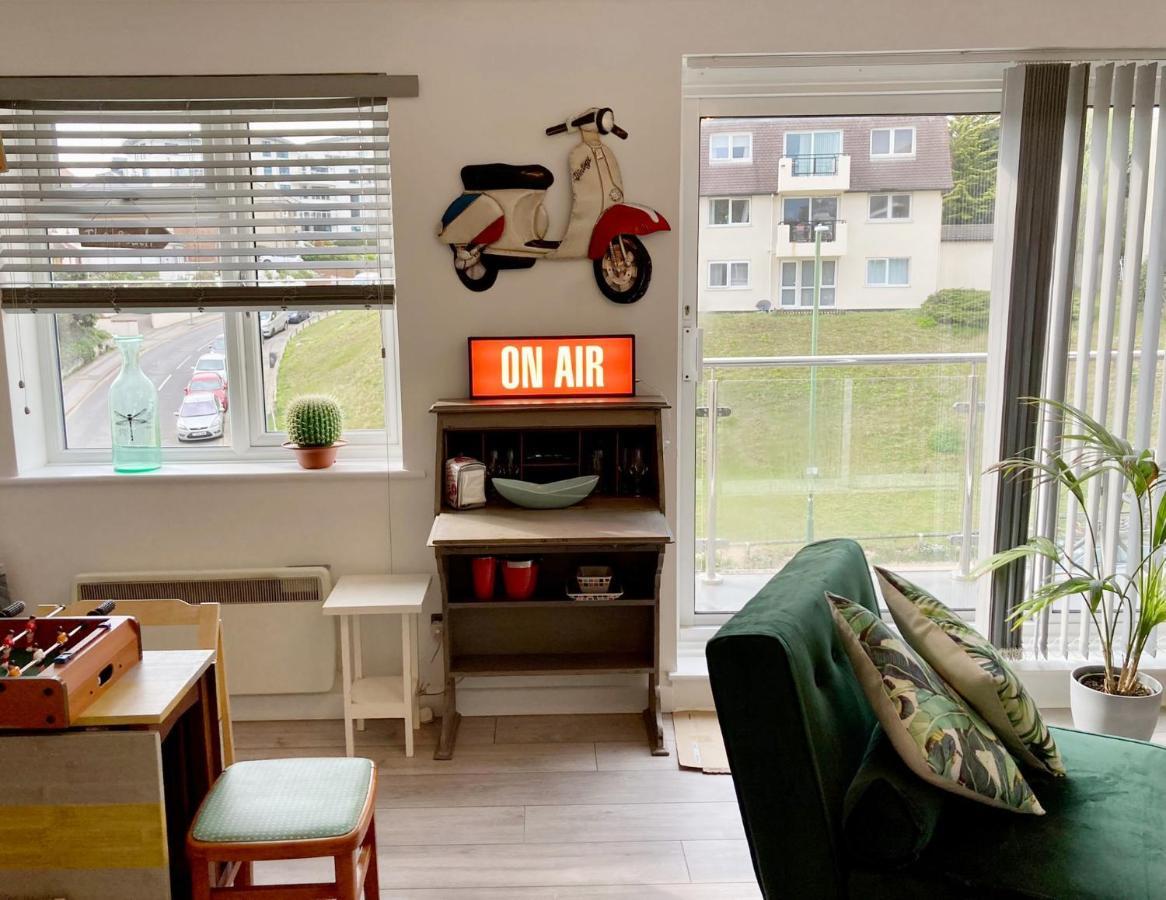 Apartment Surfers View. 2-bedroom By The Sea
