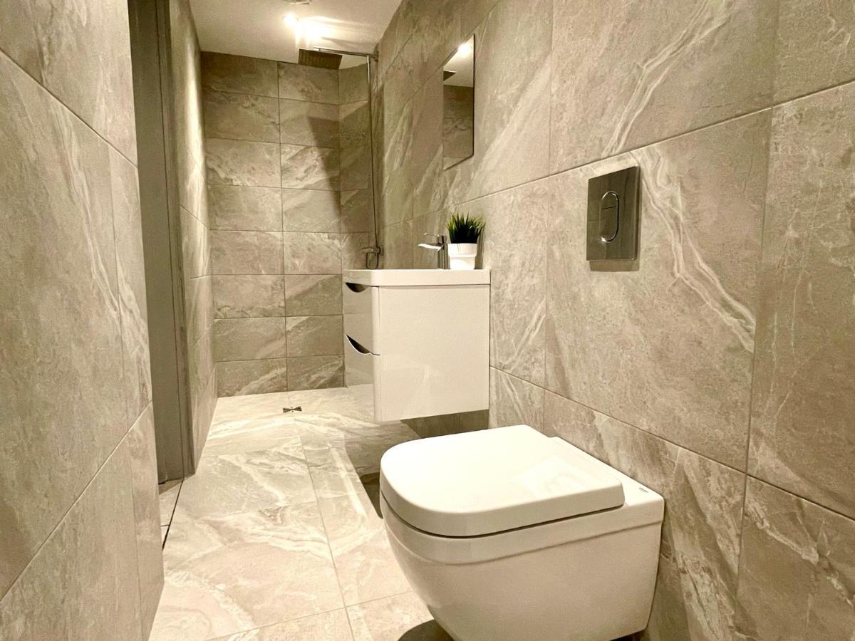 Coastal Charm: Stylish 2-bedroom Near * Bournemouth