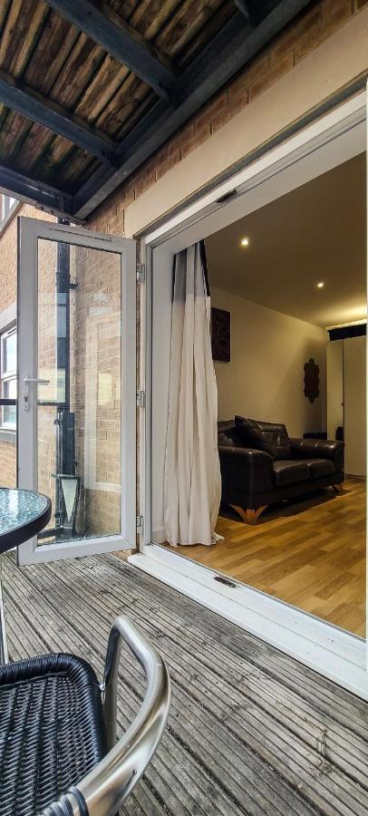 Entire Town Centre 2 Bedroom Very Close To Bournemouth