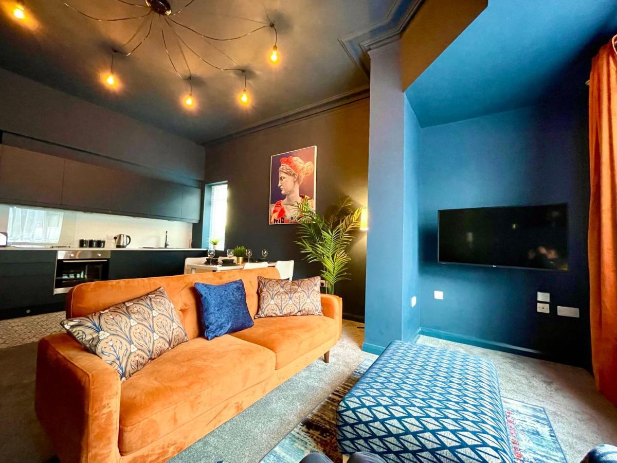 Coastal Charm: Stylish 2-bedroom Near Bournemouth