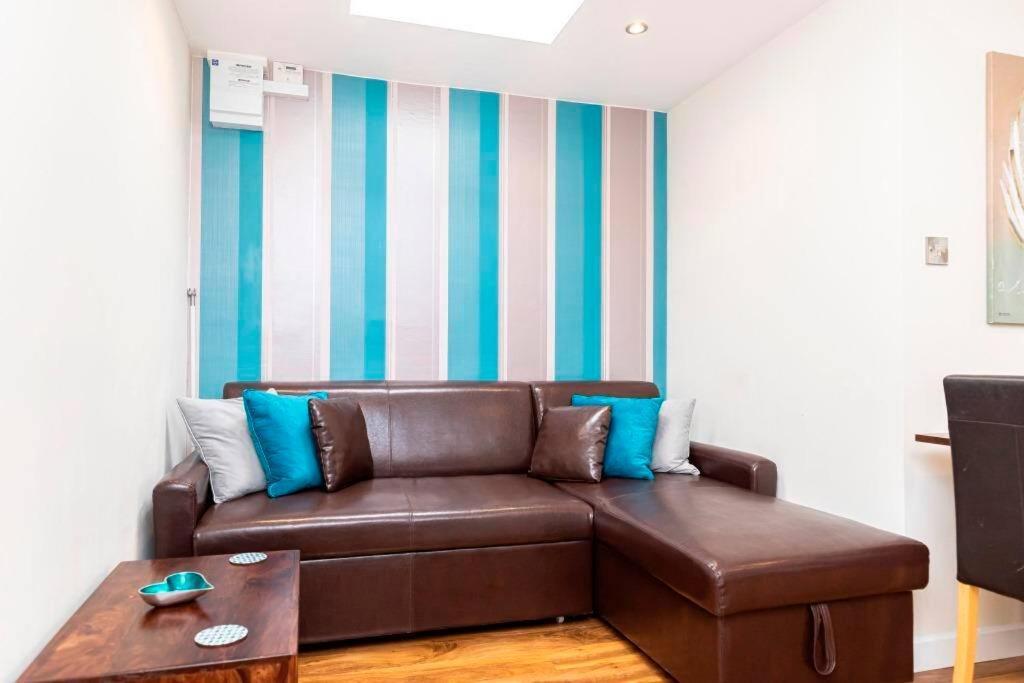 Bournecoast: Lovely Annex With Patio Nr Beach-5286 Apartment *