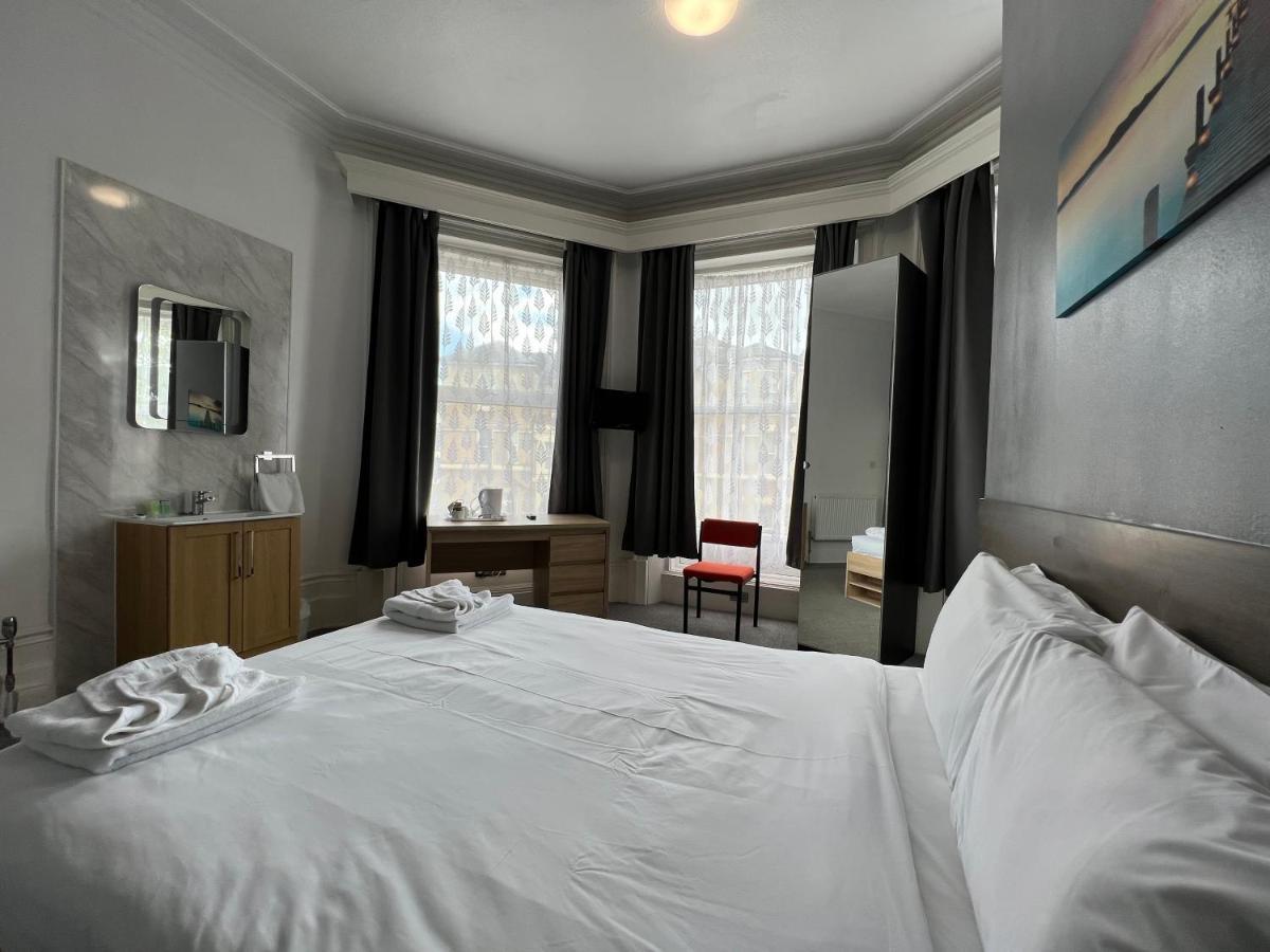 Hotel Capital One