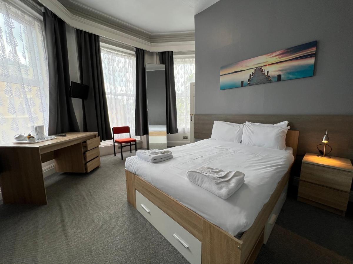 Hotel Capital One
