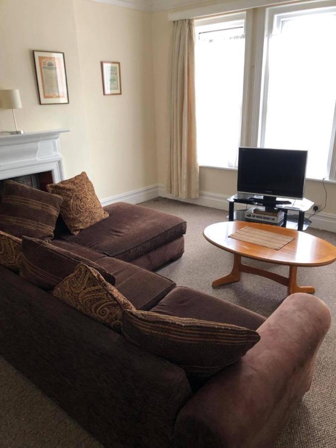 Great Location - Spacious 2 Bed With Off Road Parking.