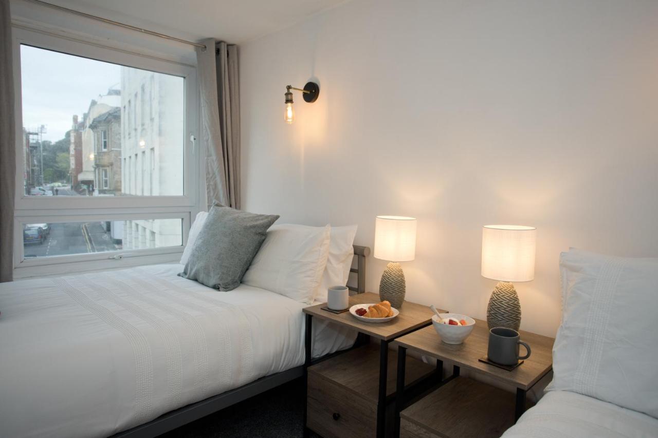 Apartment Bank - Prime Town Centre Location - Close To The Beach!