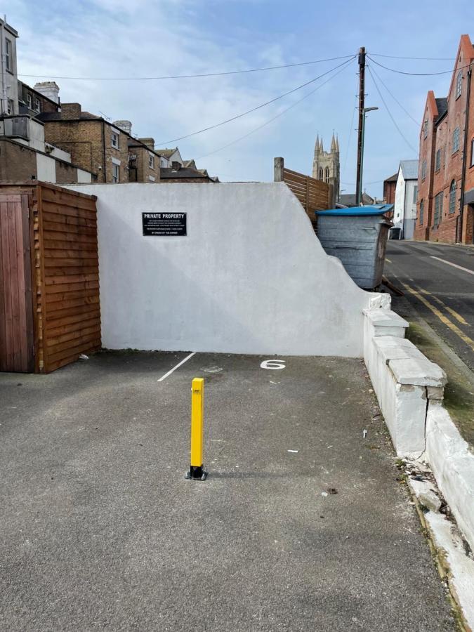 Light Airy 3 Bed Town Cntr Flat 700m To The *