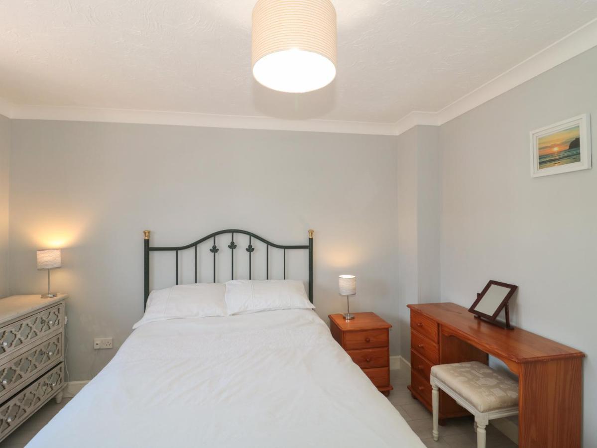 1 Charlotte Close Holiday home *