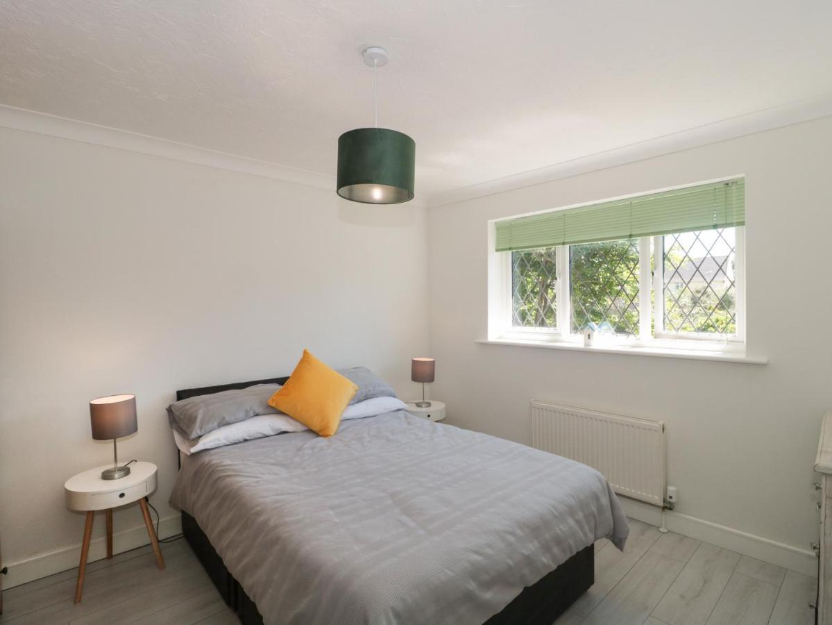 1 Charlotte Close Holiday home *