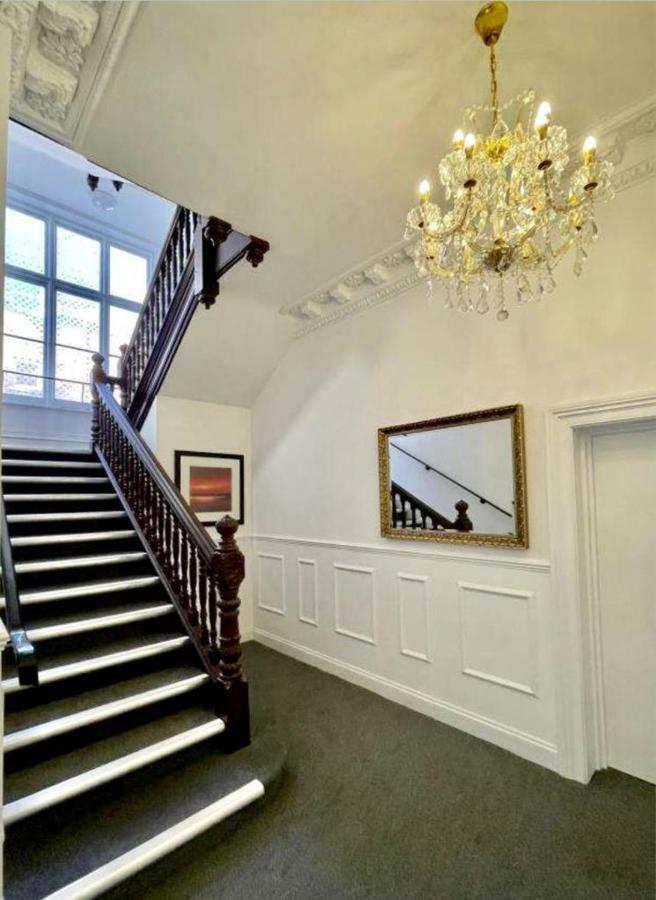 Superb 1 Bedroom Stylish App 1st Fl Sleeps 2 + 2