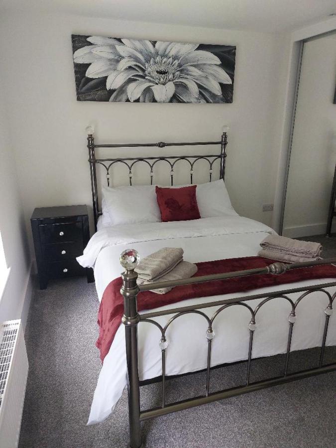 Superb 1 Bedroom Stylish App 1st Fl Sleeps 2 + 2 *
